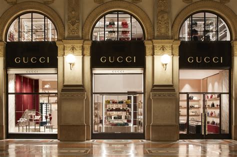 gucci showroom milano|where are gucci outlets located.